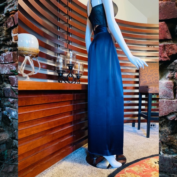 CARMEN MARC VALVO Navy Blue Pants - Picture 5 of 7